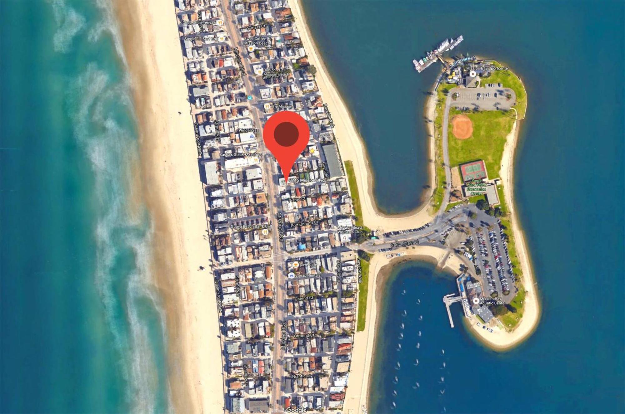 Apartamento 2 Bdrm + Parking In Heart Of Mission Beach! *